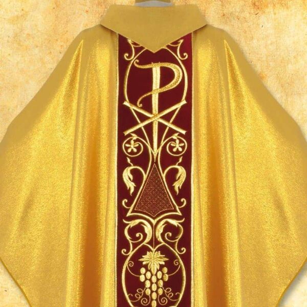Chasuble embroidered with a plush belt "Lamb"