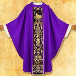 Chasuble embroidered with a plush belt “Lamb”
