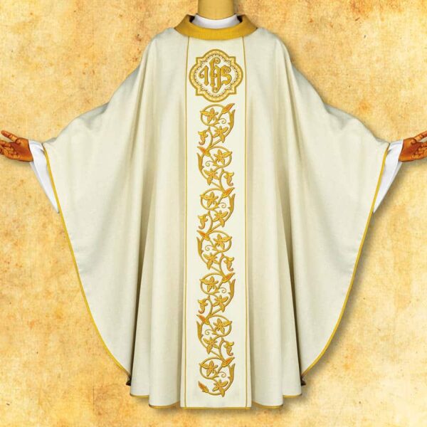 Chasuble embroidered "Sanctus"