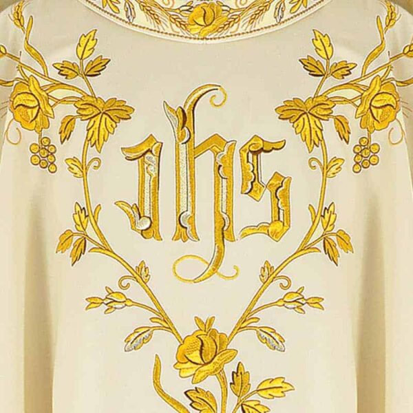 Embroidered chasuble "Magnificat"