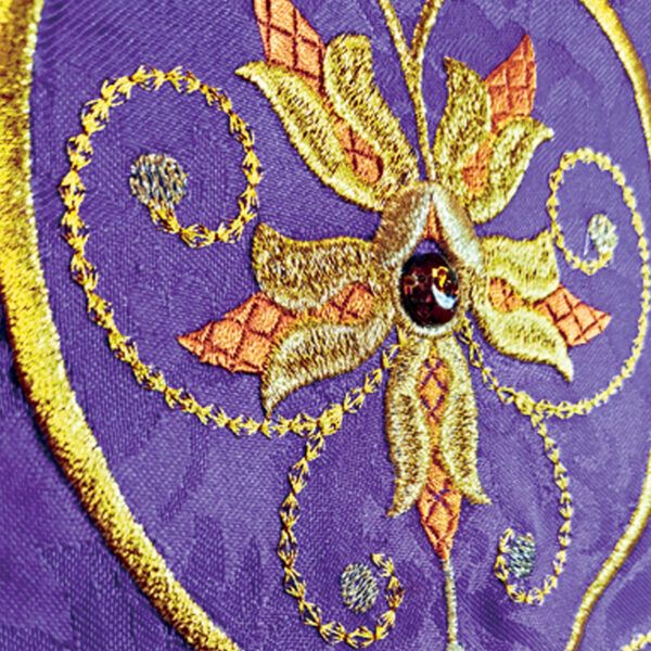 Chasuble embroidered "Massimo-Viola"